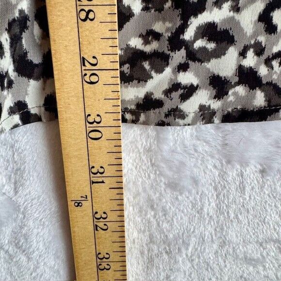 Catherine's Womens Animal Print Blouse 2X Black/Gray Button Up 3/4 Button Sleeve - Picture 9 of 9